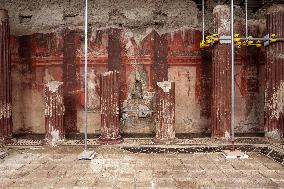 Spectacular Frescoed Villa Uncovered in Pompeii - Italy