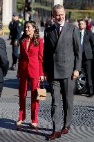 Spanish Royals Present Anne Leibovitz Portraits - Madrid