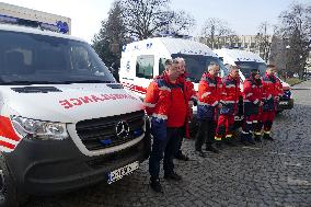 Zakarpattia receives new ambulances for emergency medical care
