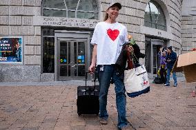 USAID Workers Say Goodbye To Headquarters