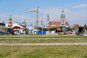 Setting Up The Beer Tents For The Oktoberfest In Munich