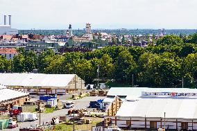 Setting Up The Beer Tents For The Oktoberfest In Munich