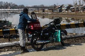 Sunny Weather In Kashmir