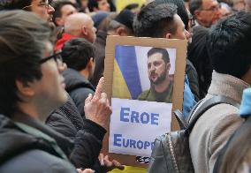 Demonstration for Ukraine in Piazza Mercanti in Milan