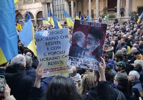 Demonstration for Ukraine in Piazza Mercanti in Milan