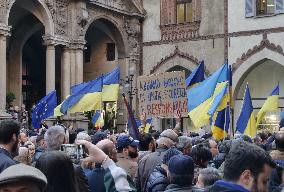 Demonstration for Ukraine in Piazza Mercanti in Milan