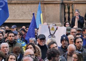 Demonstration for Ukraine in Piazza Mercanti in Milan