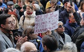 Demonstration for Ukraine in Piazza Mercanti in Milan