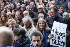Demonstration for Ukraine in Piazza Mercanti in Milan