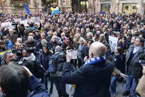 Demonstration for Ukraine in Piazza Mercanti in Milan