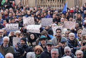 Demonstration for Ukraine in Piazza Mercanti in Milan