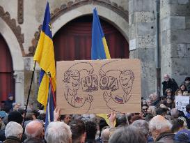 Demonstration for Ukraine in Piazza Mercanti in Milan
