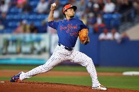 Kodai Senga Pitches In Spring Training