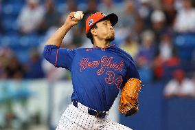 Kodai Senga Pitches In Spring Training