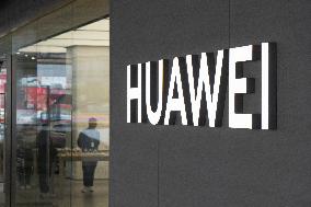 Huawei Store in Shanghai