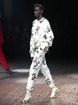 PFW - Undercover Runway