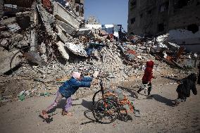 Daily Life In Gaza