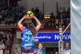VOLLEY - CEV Cup Women - Igor Gorgonzola Novara vs  THY Istanbul