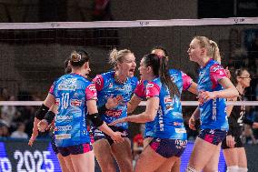 VOLLEY - CEV Cup Women - Igor Gorgonzola Novara vs  THY Istanbul