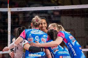 VOLLEY - CEV Cup Women - Igor Gorgonzola Novara vs  THY Istanbul