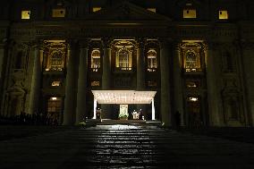 Religion: Cardinal Marcello Semeraro leads the recitation of the Holy Rosary for Pope Francis on March 05, 2025