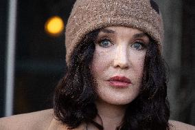 PFW - Stella McCartney PAP - Arrivals NB