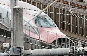 Shinkansen halted after train cars decouple