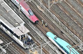 Shinkansen halted after train cars decouple