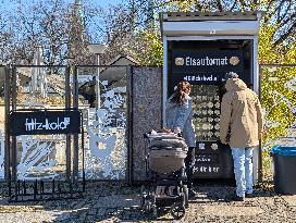 Ice Cream Vending Machine