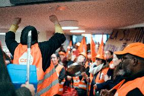 Protest by Sciences Po maintenance agents - Paris AJ