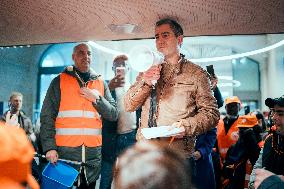 Protest by Sciences Po maintenance agents - Paris AJ