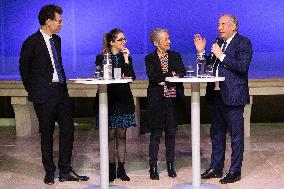 PM Bayrou Takes Part In A Meeting About Women In Science - Paris