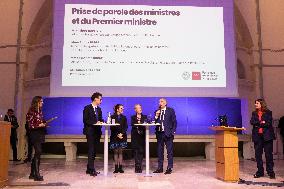 PM Bayrou Takes Part In A Meeting About Women In Science - Paris