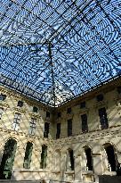 Louvre Museum And Pyramid Illustrations - Paris