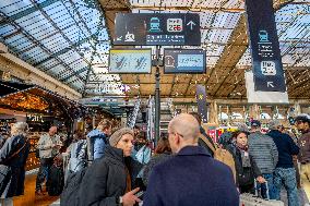 Gare Du Nord Disrupted After Unexploded WW II Bomb Discovery - Paris