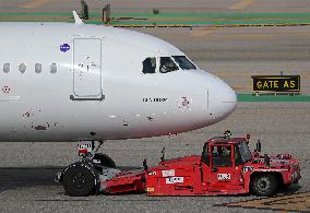 Daily life at Barcelona El Prat Airport