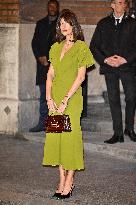 PFW Victoria Beckham Outside Arrivals