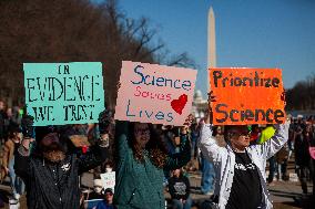 Thousands attend pro-science demonstration in Washington, DC