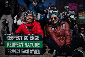 Thousands attend pro-science demonstration in Washington, DC