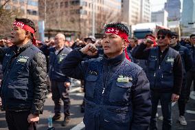 Truckers And Construction Workers Rally In Seoul For Labor Rights And Presidential Impeachment