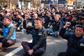 Truckers And Construction Workers Rally In Seoul For Labor Rights And Presidential Impeachment