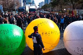 Truckers And Construction Workers Rally In Seoul For Labor Rights And Presidential Impeachment