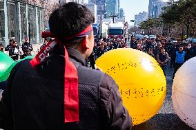 Truckers And Construction Workers Rally In Seoul For Labor Rights And Presidential Impeachment