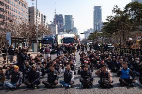 Truckers And Construction Workers Rally In Seoul For Labor Rights And Presidential Impeachment