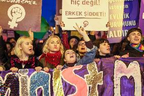 Women's Day Night March - Istanbul