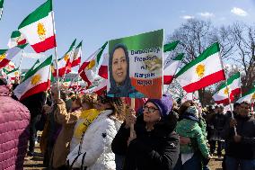 Free Iran Supporters Are Protesting In Washington D.C.