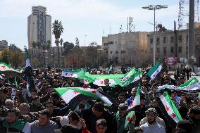 Demonstration in support of the new government - Aleppo