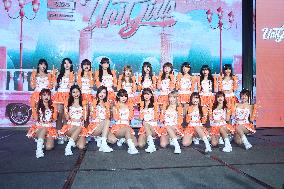Uni-Girls