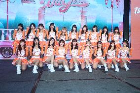 Uni-Girls