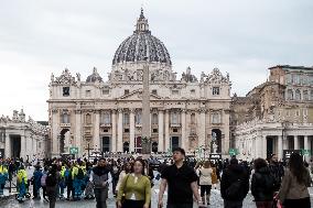 General View Shows St Peter's Basilica